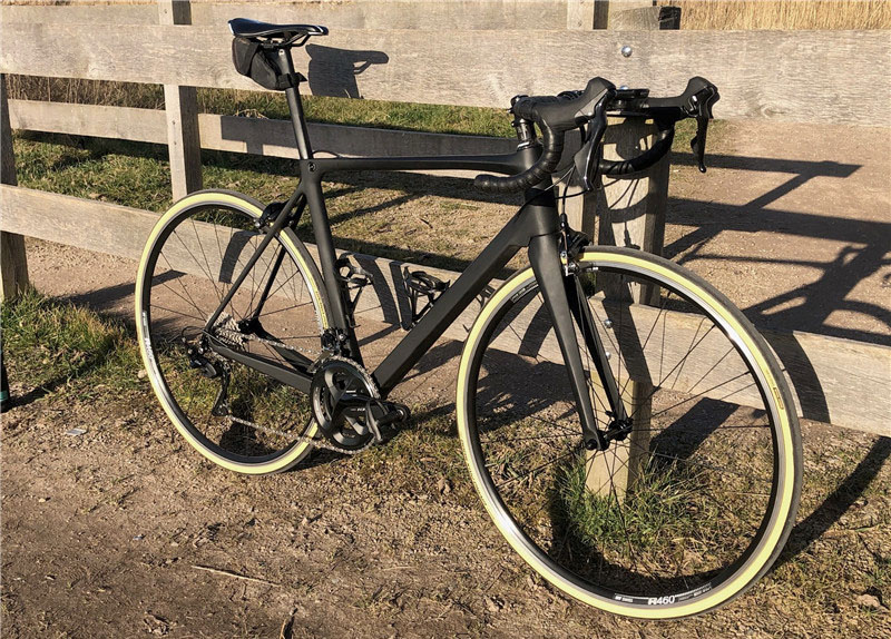 Vélo complet construit avec un cadre de route en carbone LCR007-V